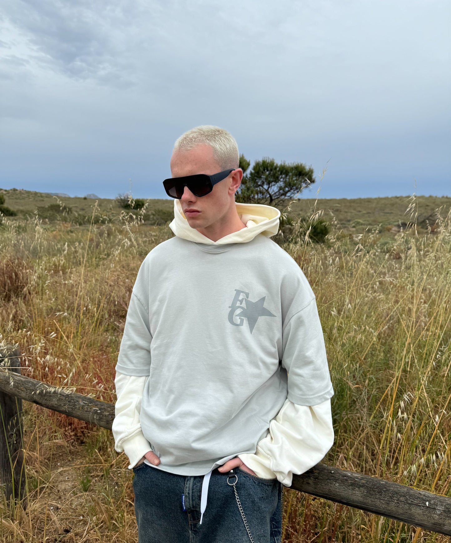 Star Boxy Tee Light Grey