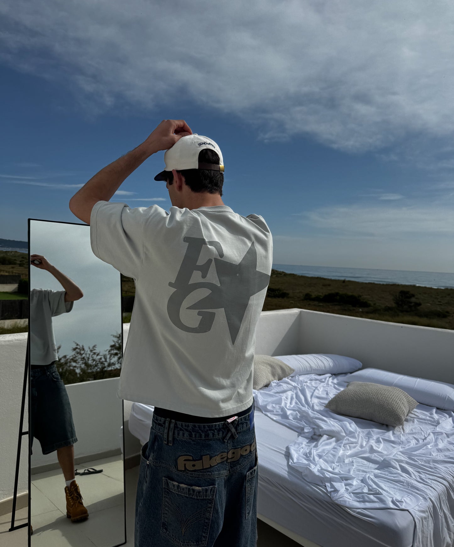 Star Boxy Tee Light Grey